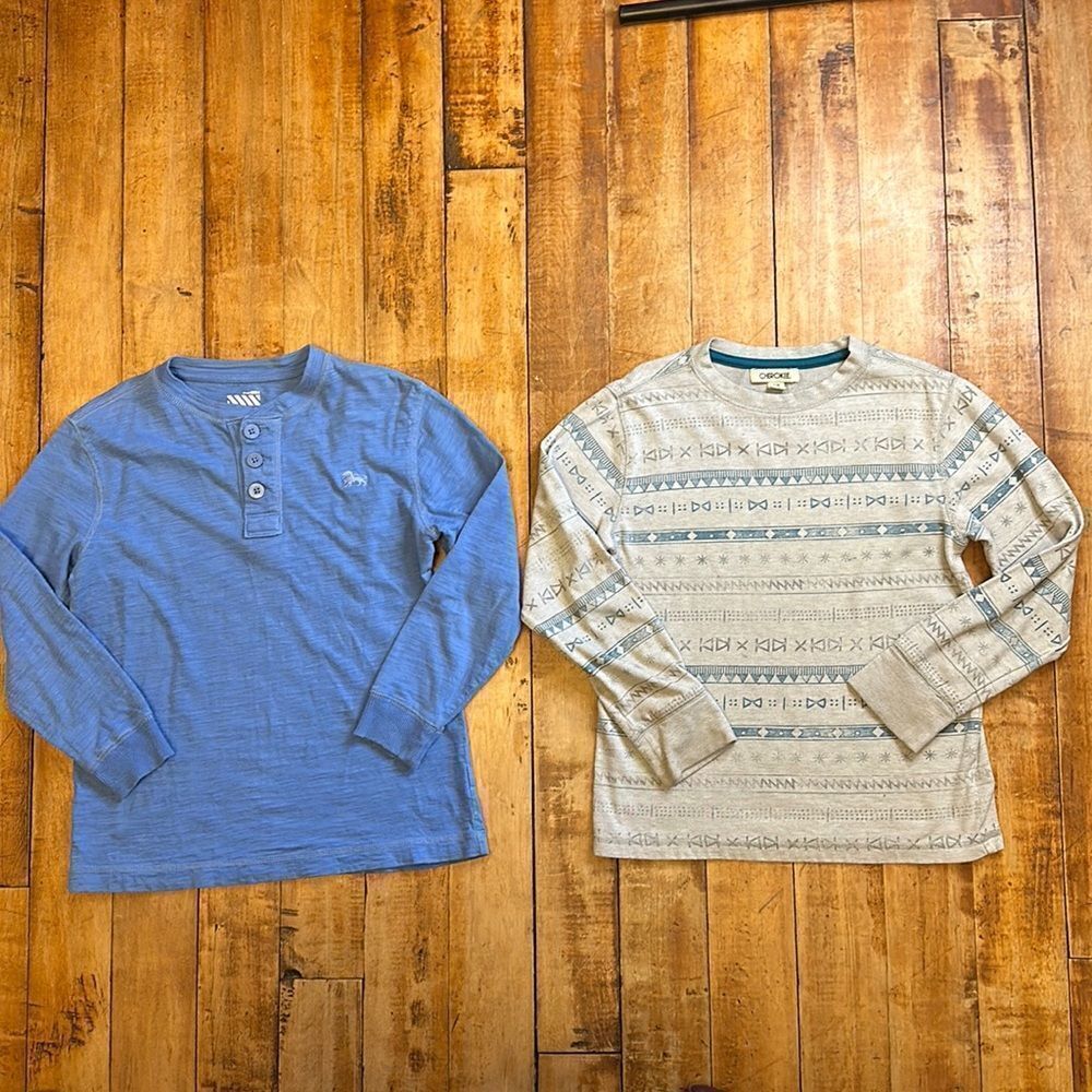 Boys size 6 to 7 Old Navy Long sleeve Shirts
